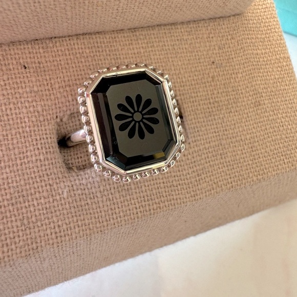 Tiffany & Co. Daisy Onyx Ring - Picture 2 of 4